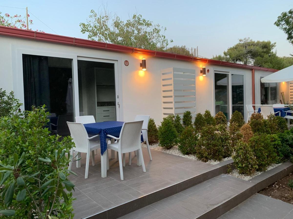 Camping Village Baia Falcone Vieste Exterior photo