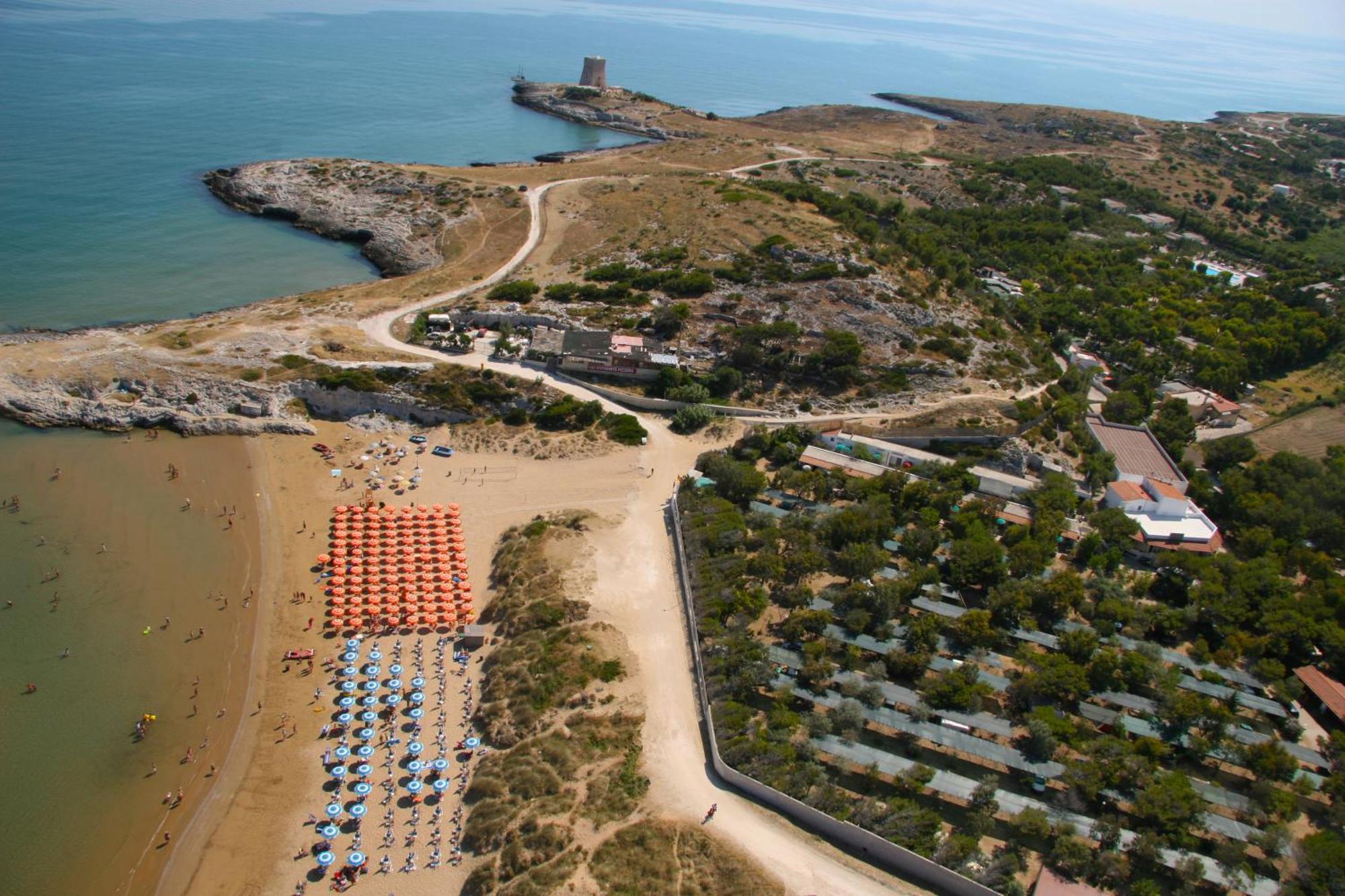 Camping Village Baia Falcone Vieste Exterior photo