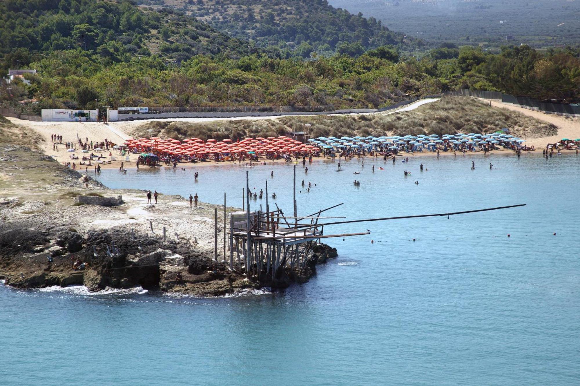 Camping Village Baia Falcone Vieste Exterior photo