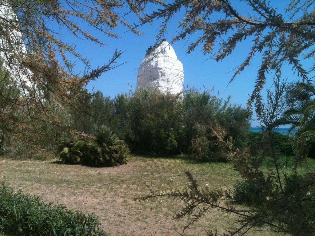 Camping Village Baia Falcone Vieste Exterior photo